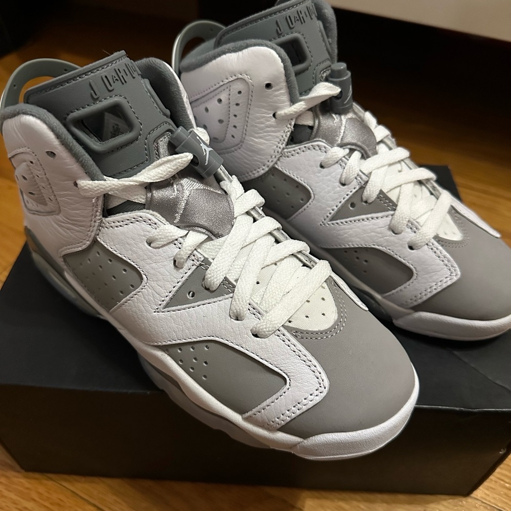Jordan Women's White and Gray Sneakers